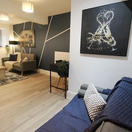 Spacious 1 Bed Apartment 1 Minute Walk From Square نوتينغهام المظهر الخارجي الصورة