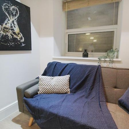 Spacious 1 Bed Apartment 1 Minute Walk From Square نوتينغهام المظهر الخارجي الصورة