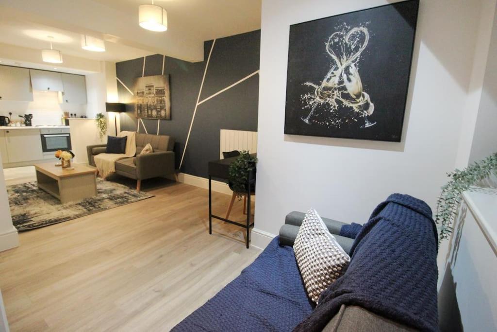 Spacious 1 Bed Apartment 1 Minute Walk From Square نوتينغهام المظهر الخارجي الصورة