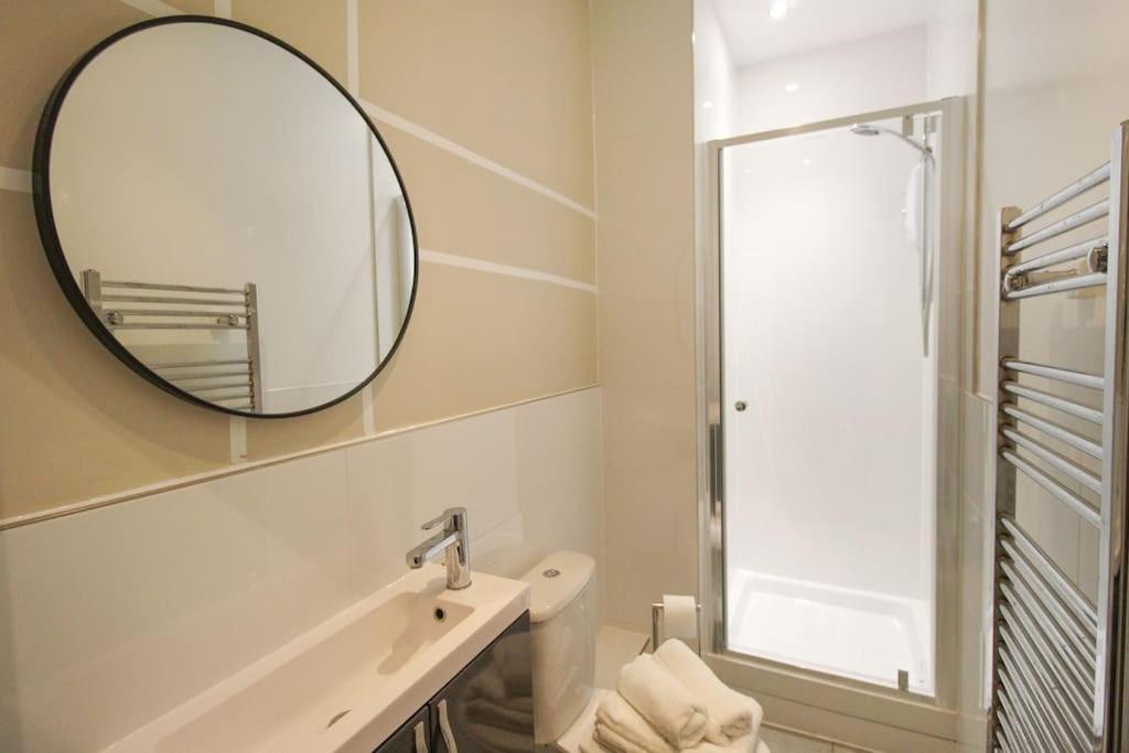 Spacious 1 Bed Apartment 1 Minute Walk From Square نوتينغهام المظهر الخارجي الصورة