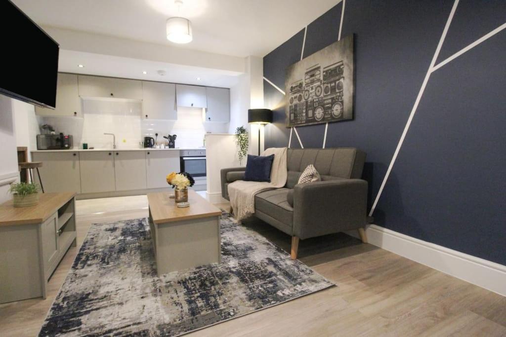 Spacious 1 Bed Apartment 1 Minute Walk From Square نوتينغهام المظهر الخارجي الصورة